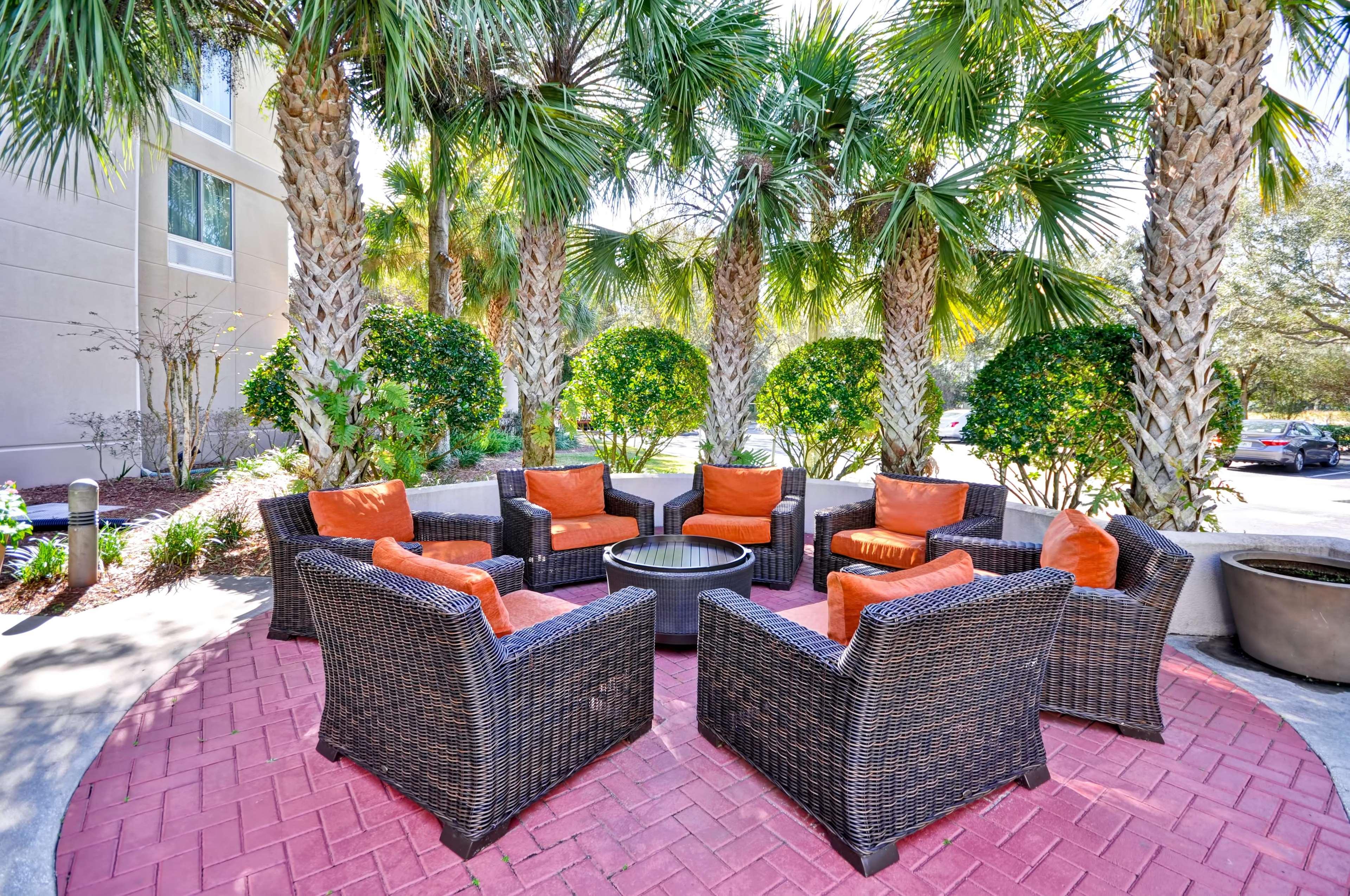 Hilton Garden Inn Tampa North Temple Terrace Exterior photo