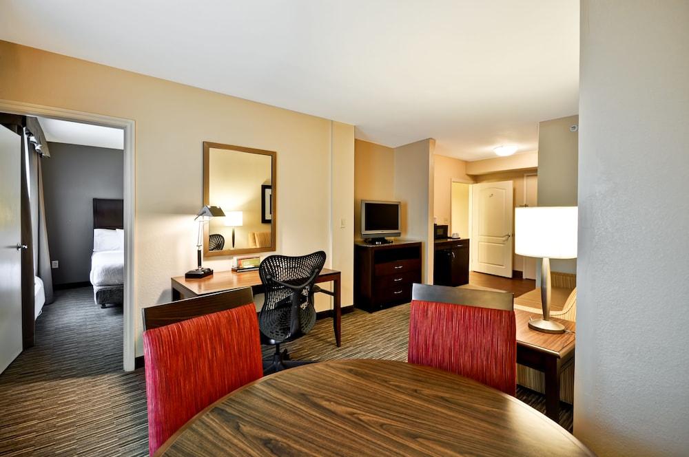 Hilton Garden Inn Tampa North Temple Terrace Exterior photo