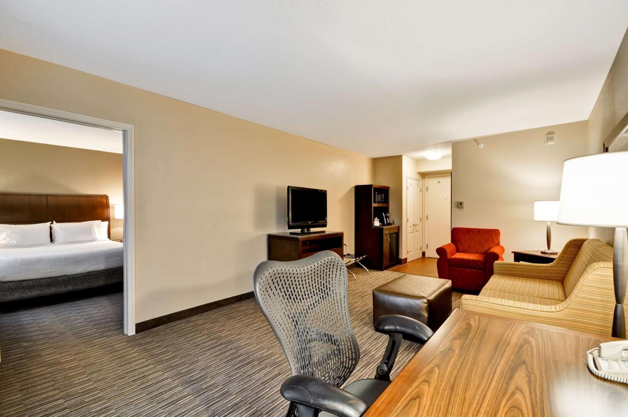 Hilton Garden Inn Tampa North Temple Terrace Exterior photo