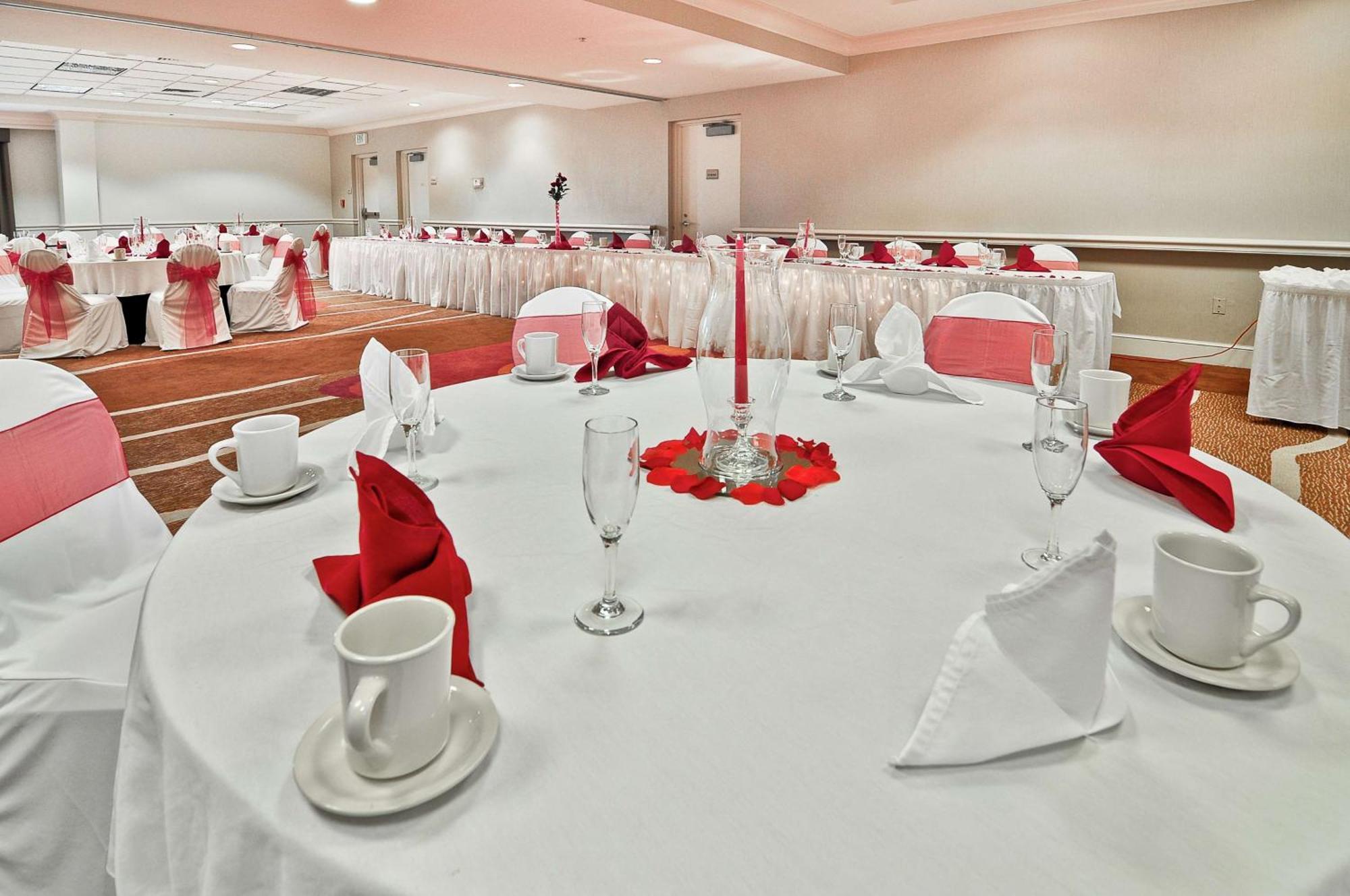 Hilton Garden Inn Tampa North Temple Terrace Exterior photo
